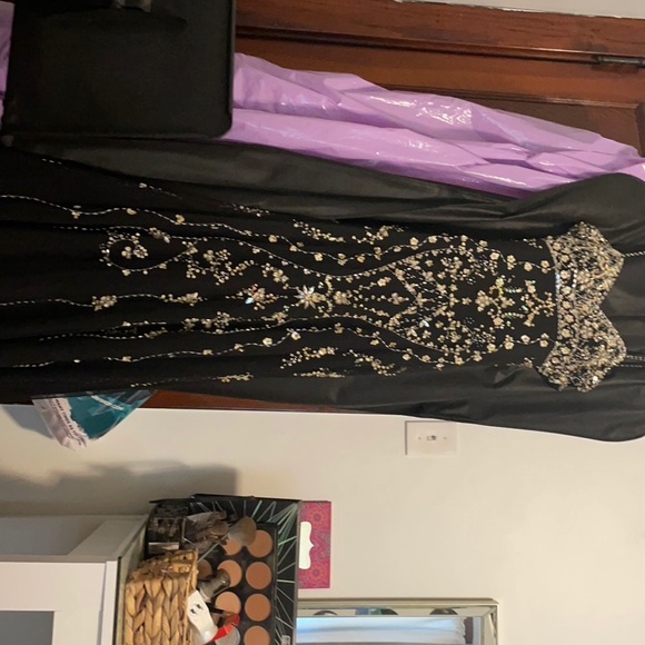 **SOLD** - Picture 2 of 4